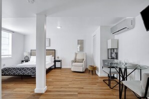 1 chambre, fer et planche Ă repasser, Wi-Fi gratuit, draps fournis