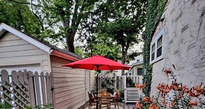 Downtown Boho Home w/Office, Yoga Studio,King Bed