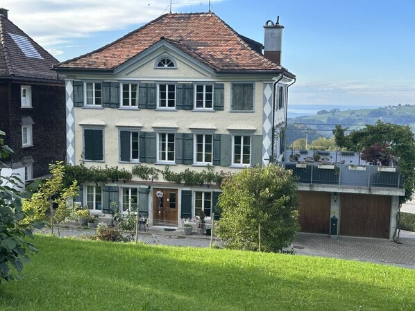 Esterni