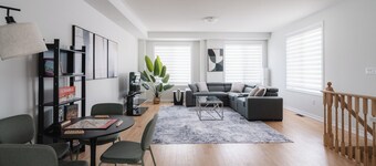 Spacious 3-bedroom 5 bed townhome in Quiet Brampton Location All Amenities Inc.