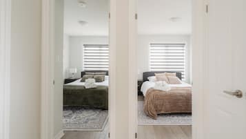 3 habitaciones, escritorio, tabla de planchar con plancha y wifi gratis