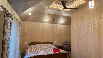 Deluxe Double Room, Mountain View | Egyptian cotton sheets, premium bedding, down comforters
