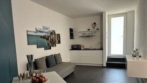 Comfort Apartment, Courtyard View | Living area - Dimore Museum Sole & Mare (Polignano a Mare)
