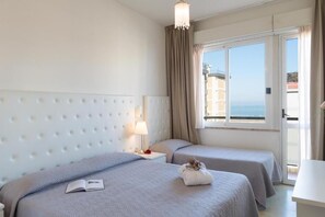 In-room safe, desk, soundproofing, free WiFi - Hotel La Perla (Rimini)