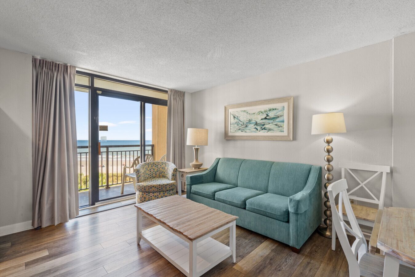 Smart TV, books, stereo