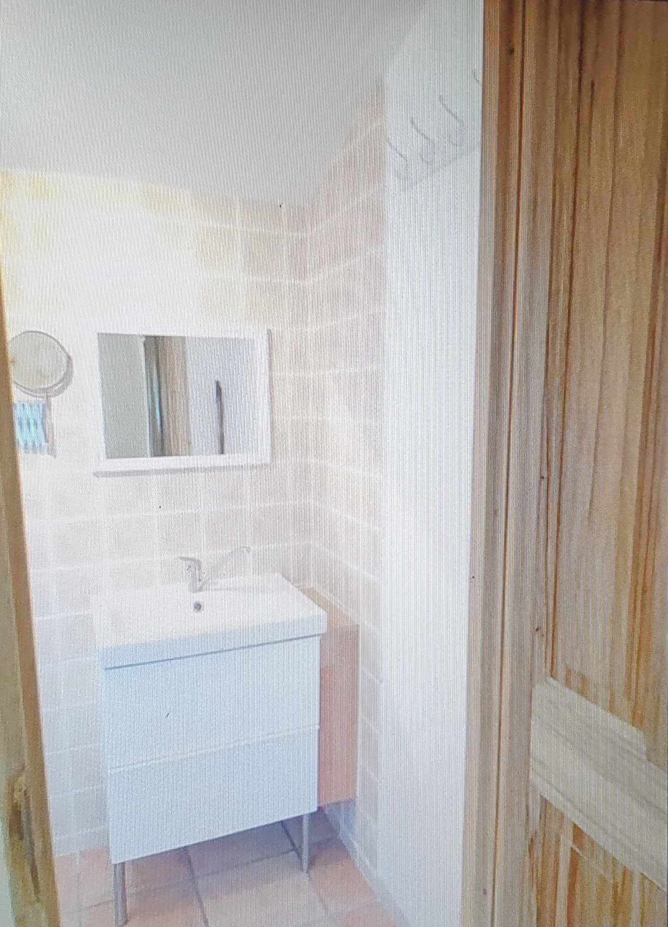 Haartrockner, Handtücher, Toilettenpapier