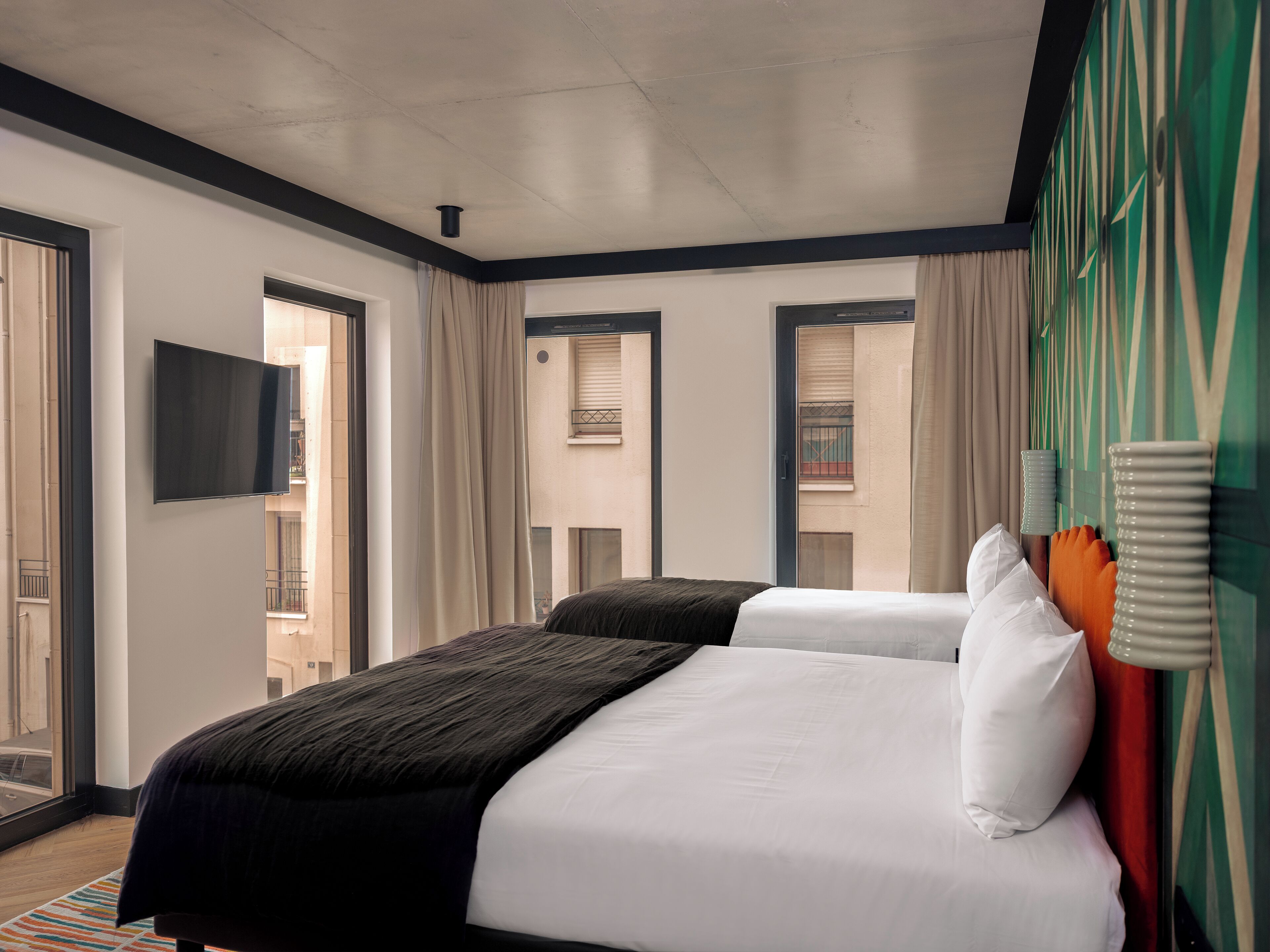 舒适三人房 | 免费 WiFi、床单