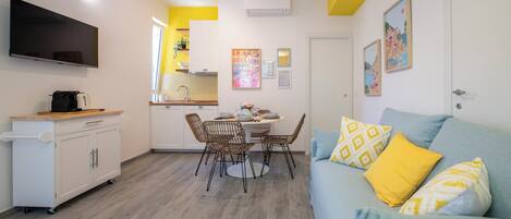 Superior Apartment | Blackout drapes, iron/ironing board, free WiFi