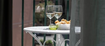 aMoneglia 2 minutes walk to the beach, PVT park