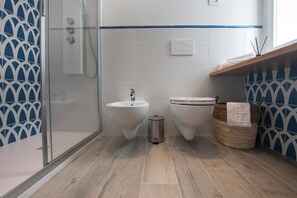 Deluxe Room, Kitchenette | Blackout drapes, iron/ironing board, free WiFi - aMoneglia 2 minutes walk to the beach, PVT park (Moneglia)