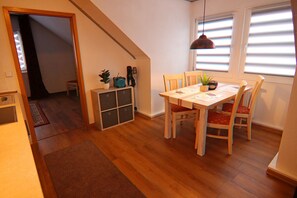 Apartment | Dining - Ferienwohnung Kranichring in Negast Nahe Stralsund (Steinhagen)