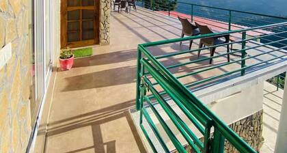 Earthview Stays - Colonel's Retreat , Mukteshwar : A serene Mountain escape .