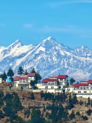 Earthview Stays - Colonel's Retreat , Mukteshwar : A serene Mountain escape .