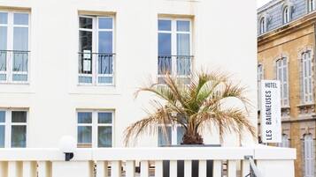 Fachada de la propiedad