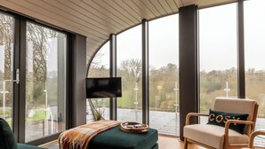 Living area - Sustainable 2BD Pod on Old Chalford Farm (Chipping Norton)