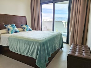 3 bedrooms, in-room safe, free WiFi