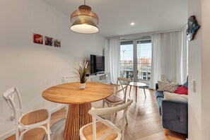 Leilighet – deluxe | Spiseområde på rommet