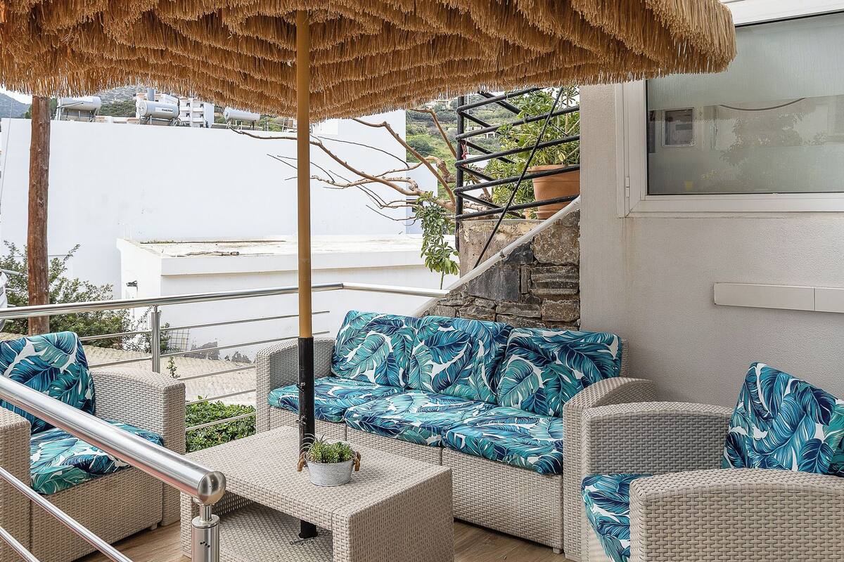 One Bedroom Suite with Veranda 4 Pax | セーフティボックス (室内)、WiFi (無料)、ベッドシーツ