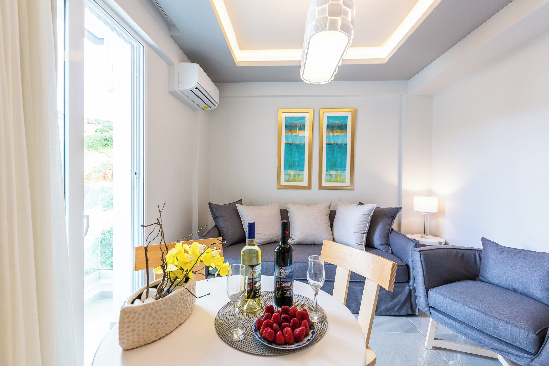 Junior Suite 2-4 Pax | Oleskelualue | Televisio