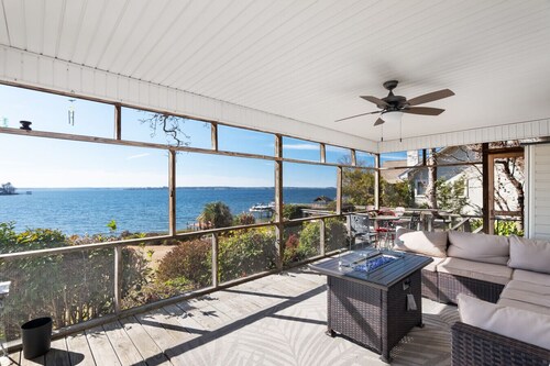 Cottage in Chapin with a view of the Twin Islands