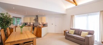 Stables Cottage (pet free)