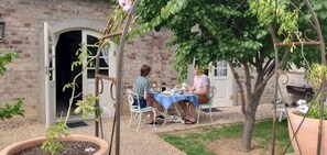 Deluxe Suite, Garden View | Free WiFi, bed sheets - Hartland Country House (Oudtshoorn)
