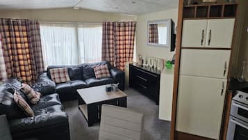 Standard Mobile Home, Garden View | Iron/ironing board, free WiFi