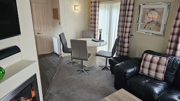 Mobile Home Standard, vue jardin | Fer et planche Ă repasser, Wi-Fi gratuit