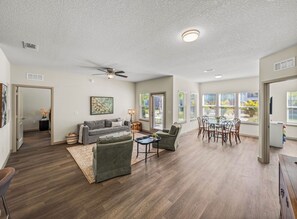 TV connectée, table de tennis de table