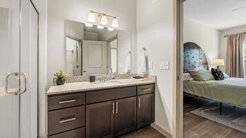 2 chambres, bureau, lit parapluie, Wi-Fi gratuit