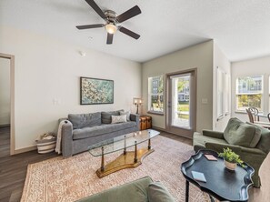 TV connectée, table de tennis de table