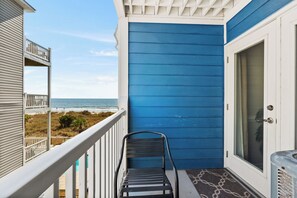 Property grounds - 10% off 3-7 nights thru Dec. 2 bedroom 2 bath oceanVIEW Cherry Grove (North Myrtle Beach)