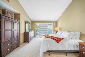 3 bedrooms, desk, iron/ironing board, WiFi