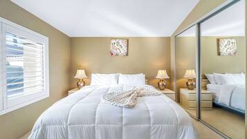 3 bedrooms, desk, iron/ironing board, WiFi