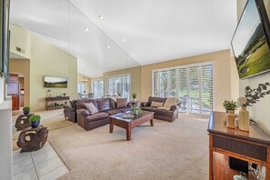 TV, fireplace, offices