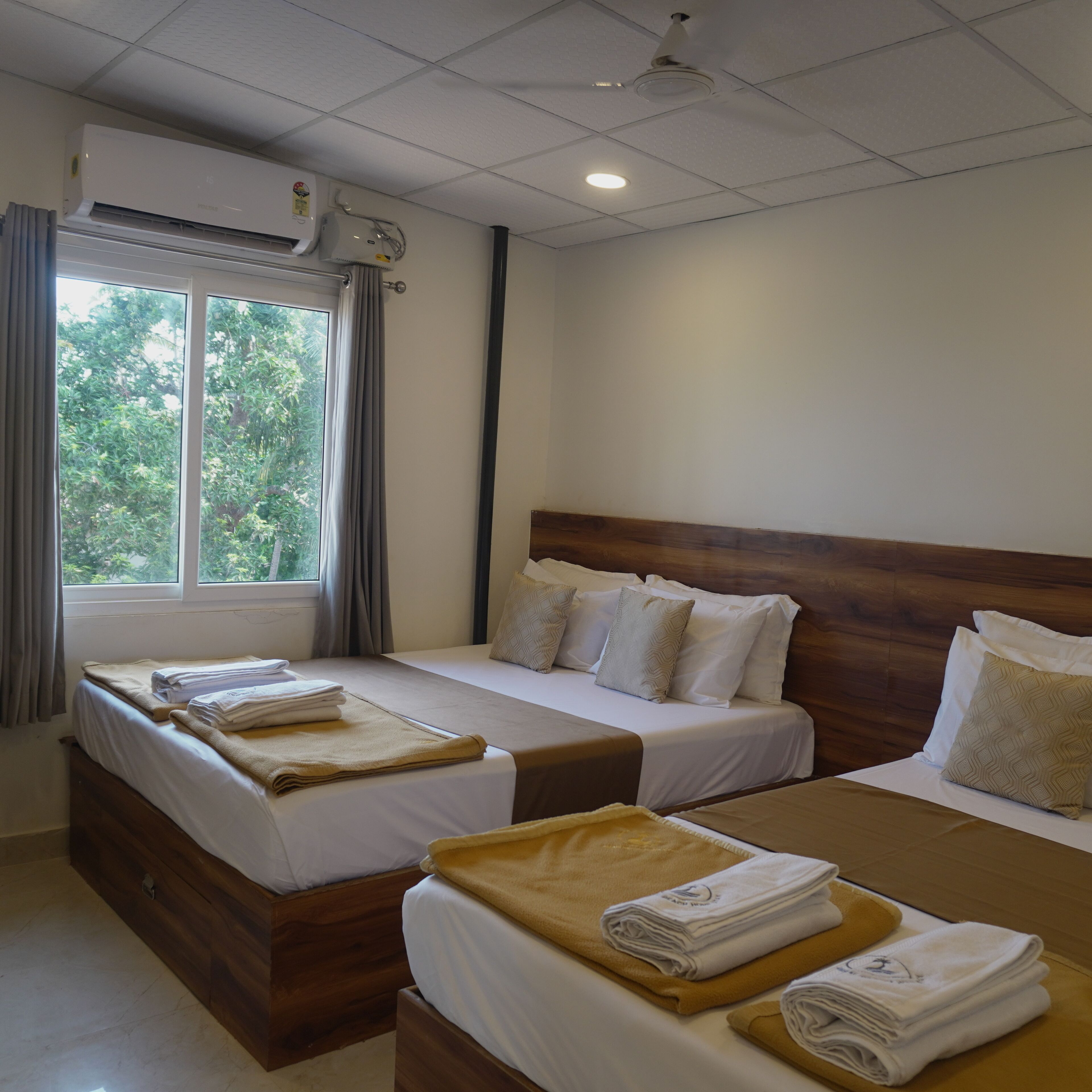 Family Quadruple Room | Free WiFi, bed sheets