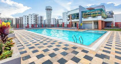 Tranquil 3BR Apt with Pool & Gym in Tatu City