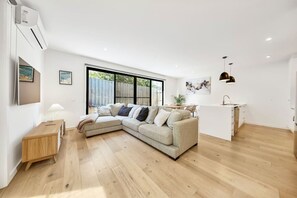 تلفزيون ذكي