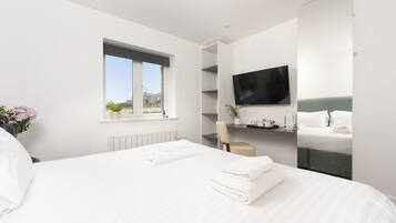 1 bedroom, travel cot, free WiFi, bed sheets