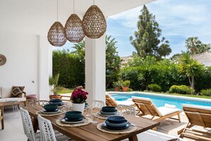 Villa | Outdoor dining
