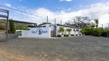 Fachada de la propiedad