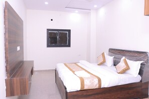 Luxury Room | Desk, free WiFi - Hotel Subhadra (Kannauj)