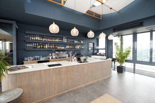 When Away - Luxury 2 Bedroom 110 m² in Menlyn Maine