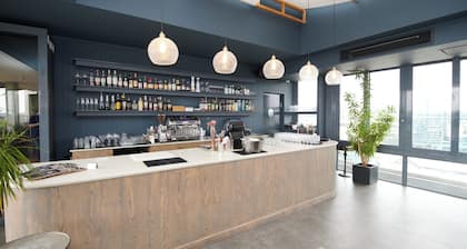 When Away - Luxury 2 Bedroom 110 mÂČ in Menlyn Maine