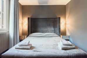 Superior Apartment | 4 bedrooms, iron/ironing board, free WiFi - Regina House by MMega (Florence)