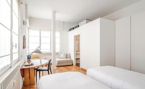 2 bedrooms, desk, iron/ironing board, free WiFi