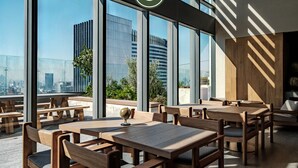 House, Accessible | 1 bedroom, high-speed internet - Luxury Studio - Revolution Monument View - Pool (Mexico City)