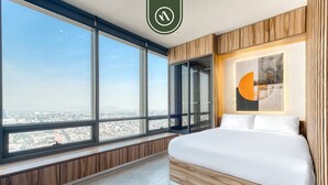 House, Accessible | 1 bedroom, high-speed internet - Luxury Studio - Revolution Monument View - Pool (Mexico City)