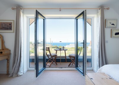 Family Beach House - Direct Access to Sennen Cove Perfect for Summer Holidays
