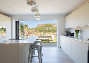 Fridge, microwave, oven, stovetop - Family Beach House - Direct Access to Sennen Cove  Perfect for Summer Holidays (Sennen Cove)